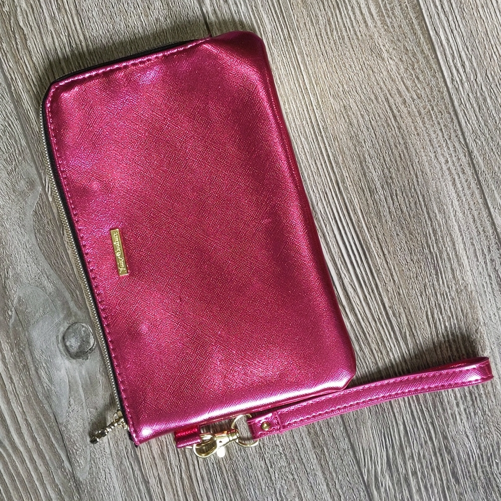 🦋Juicy Couture🦋Metallic Hot Pink Wristlet Clutch